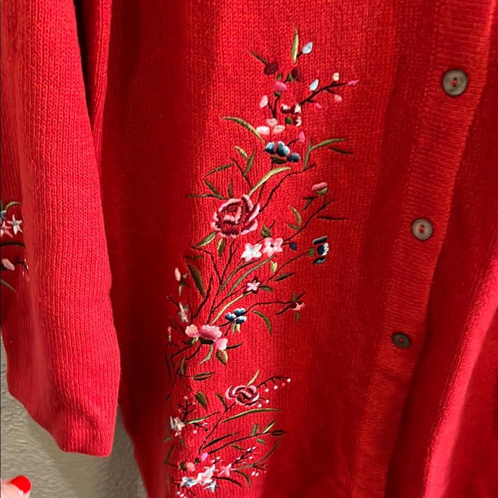YiLin Women’s Red Embroidered Sweater Cardigan size L - Picture 6 of 7